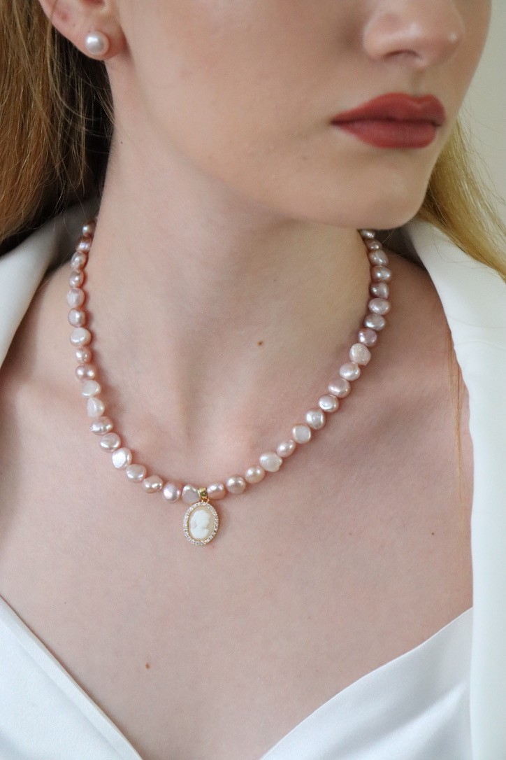 POWDER MADAME EMILIA REAL PEARL NECKLACE