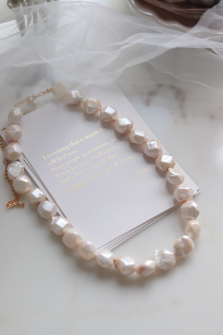KRİSTAL REAL PEARL BAROQUE NECKLACE