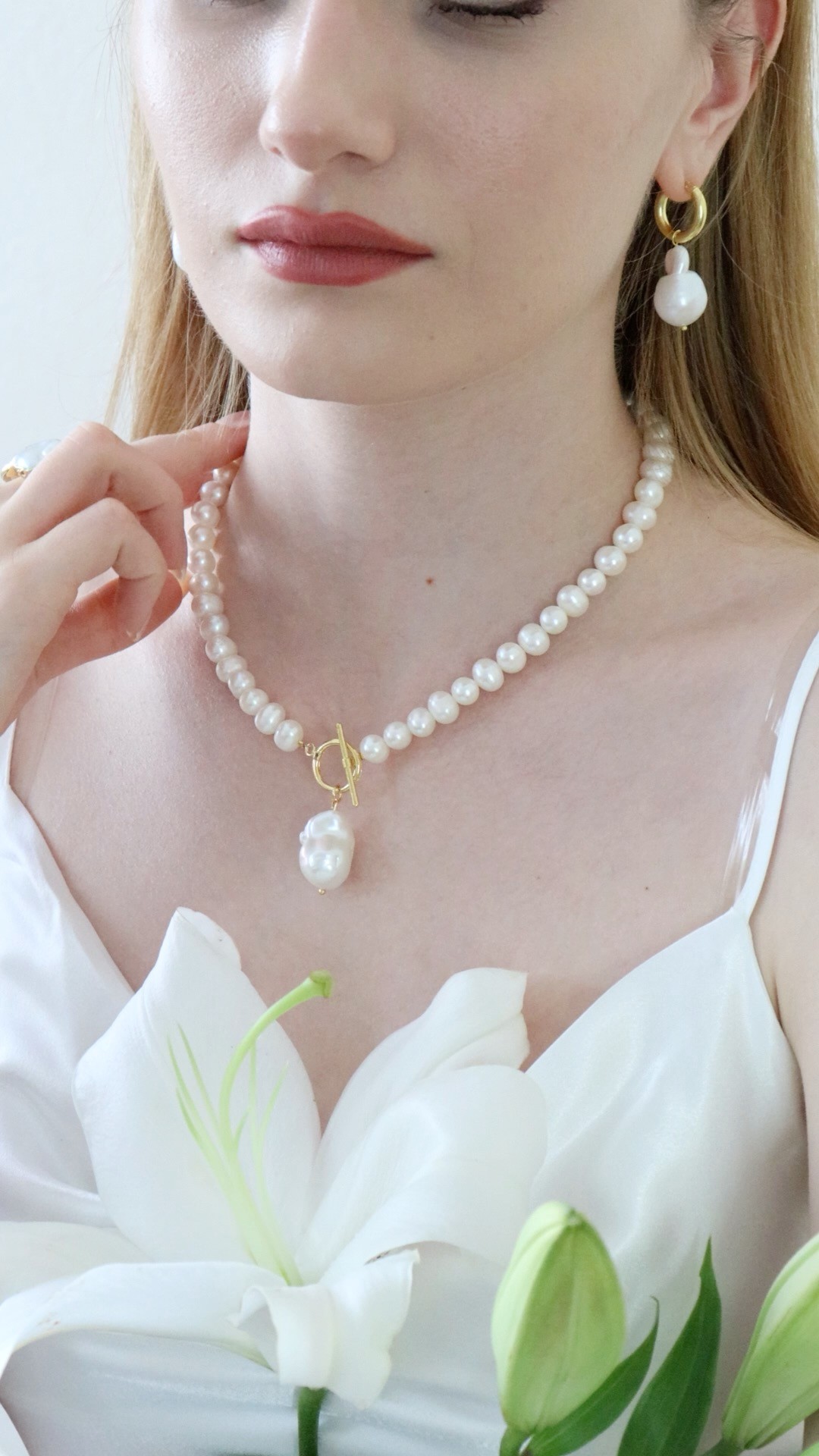 WHITE ANGELINA PREMIUM REAL PEARL NECKLACE