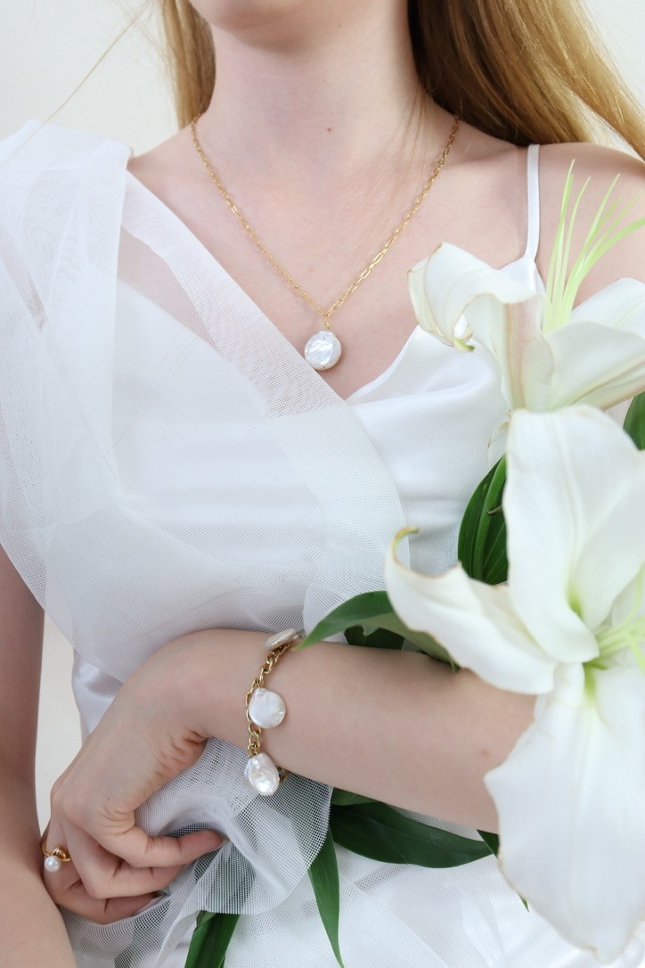 BELLA CHANEL REAL PEARL BRACELET