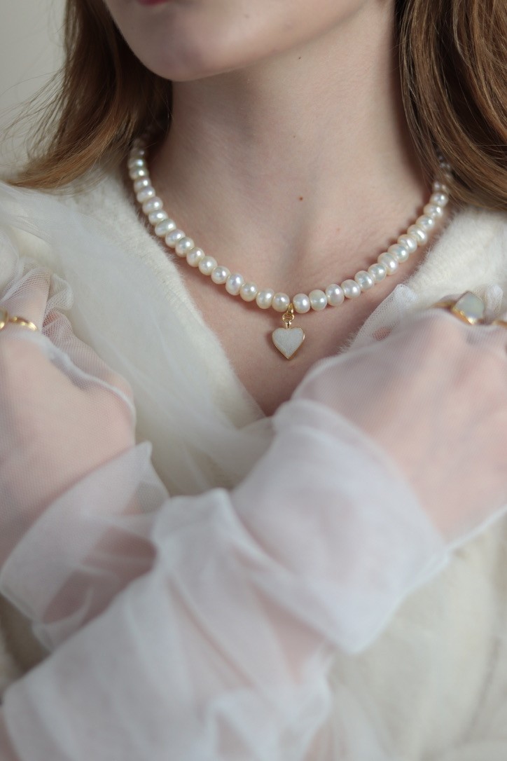 WHITE ANGELINA REAL PEARL NECKLACE