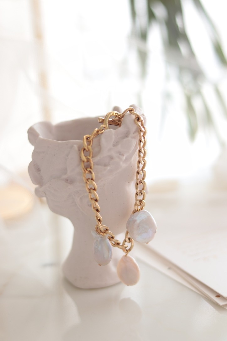 BELLA CHANEL REAL PEARL BRACELET