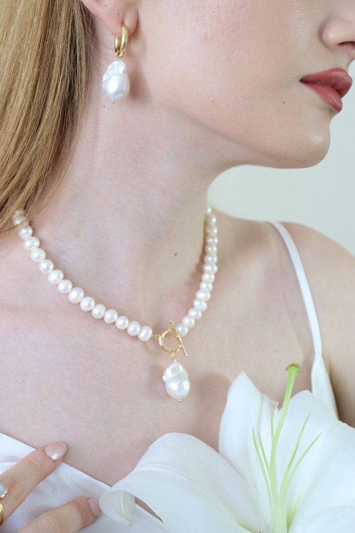 WHITE ANGELINA PREMIUM REAL PEARL NECKLACE