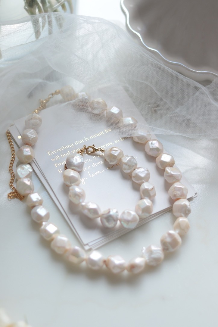 CRYSTAL BAROQUE REAL PEARL SET