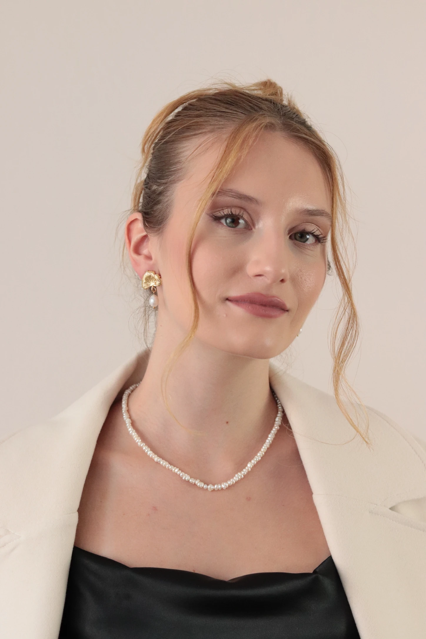 MADEMOİSELLE İNCİ KÜPE