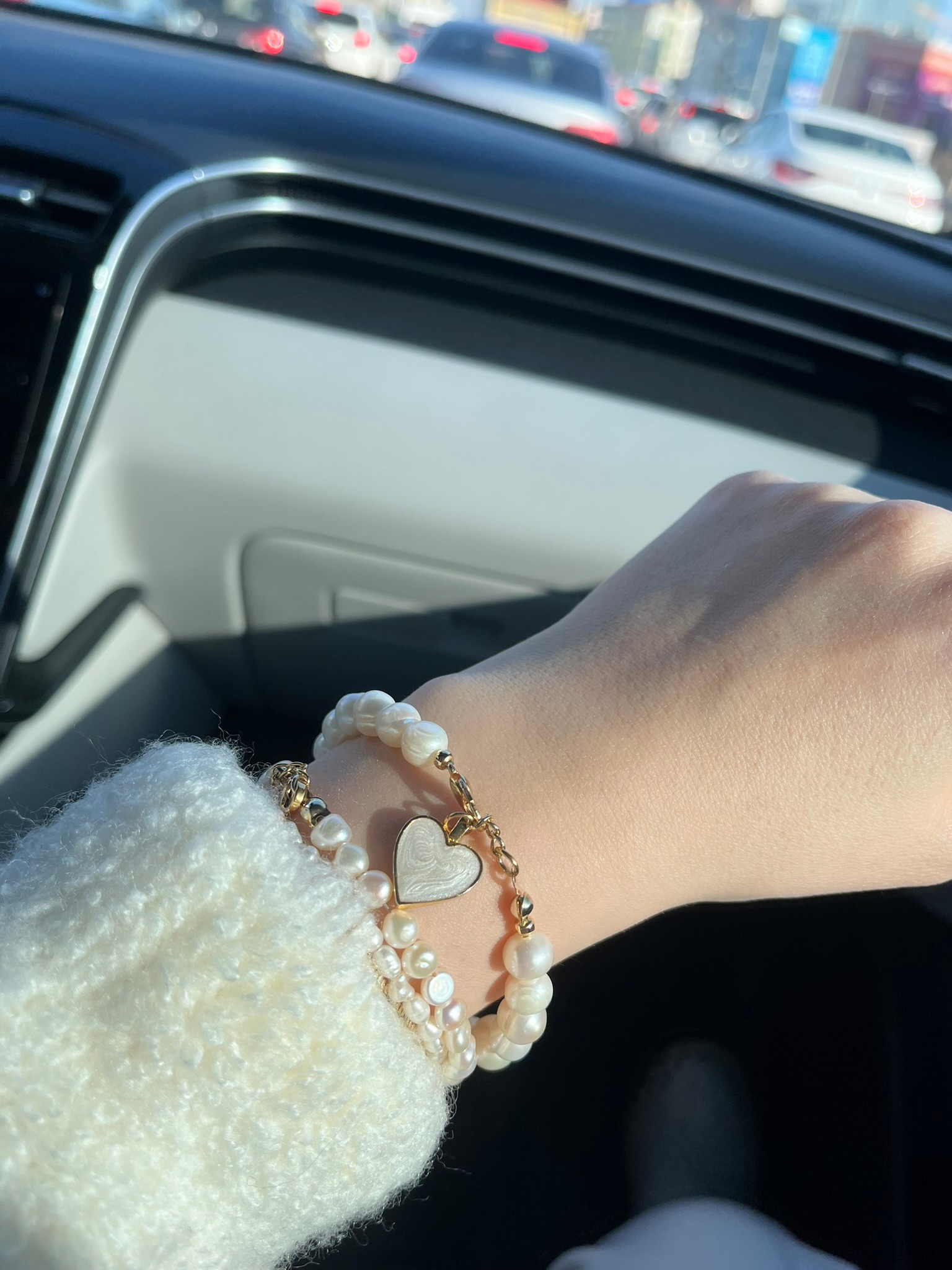 WHITE JULIA REAL PEARL BRACELET