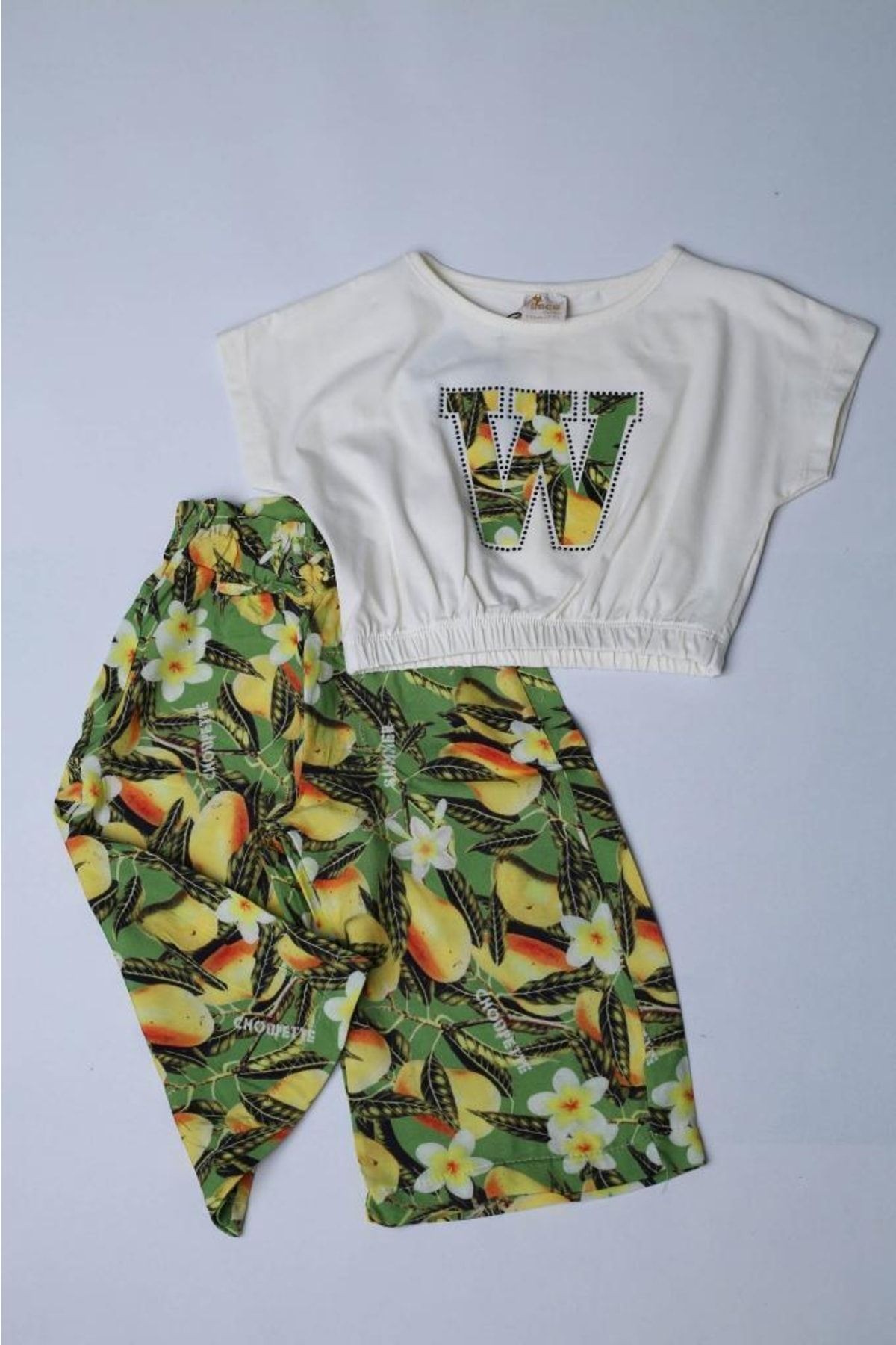 Decokids Crop Önü Taş Işlemeli Kapri Pantolonlu 2'li Kız Takım