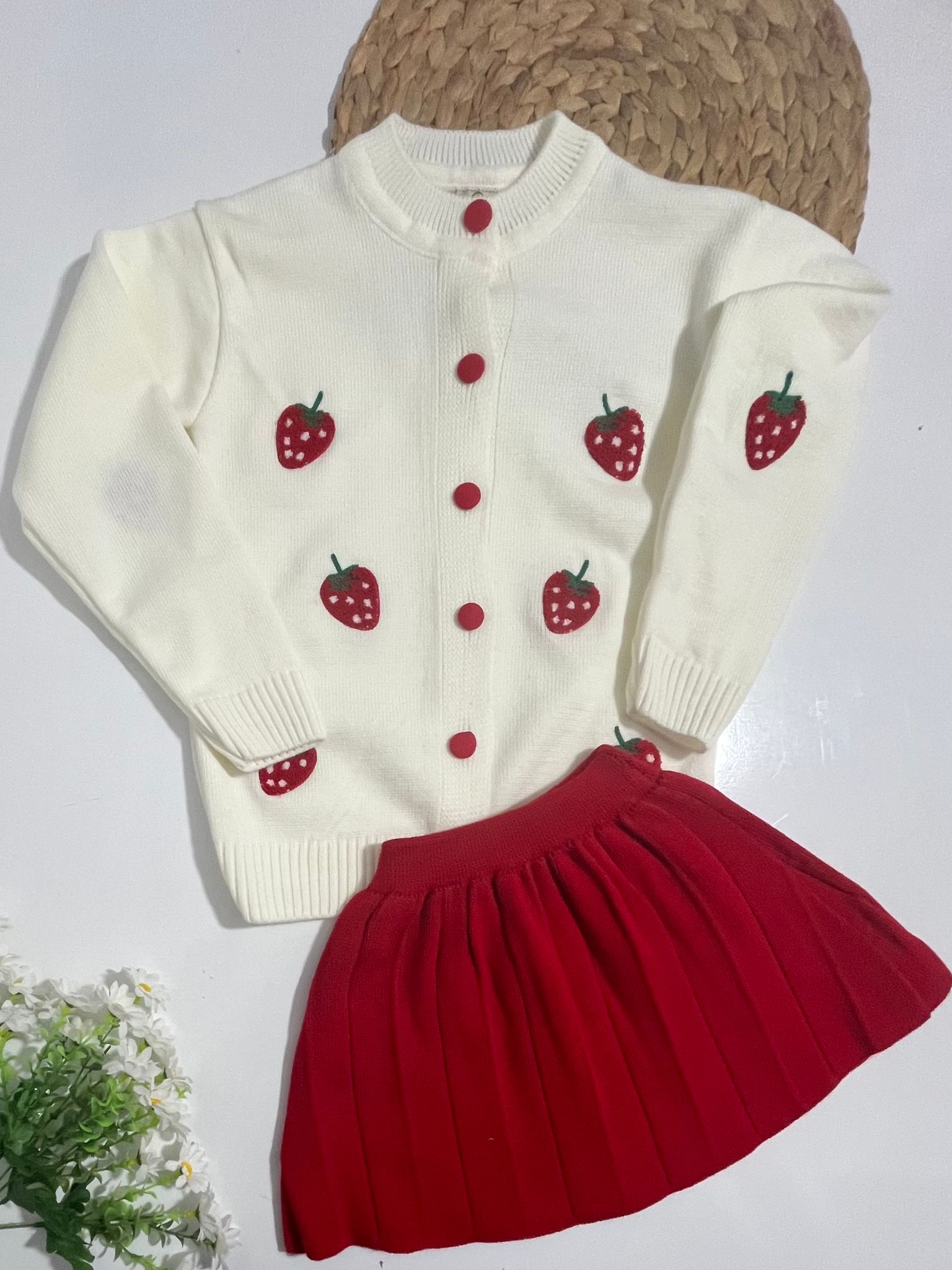 Kız Çocuk Çilekli Triko Hırka+Etek Takım