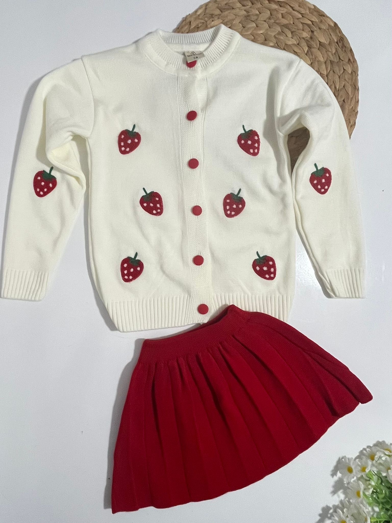 Kız Çocuk Çilekli Triko Hırka+Etek Takım
