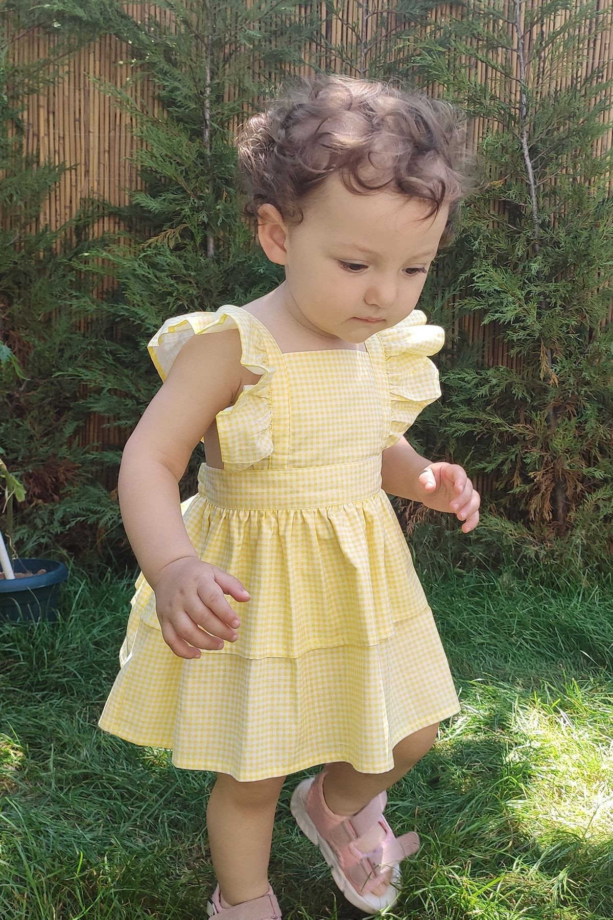 Vestido con Volantes y Diadema para Niña