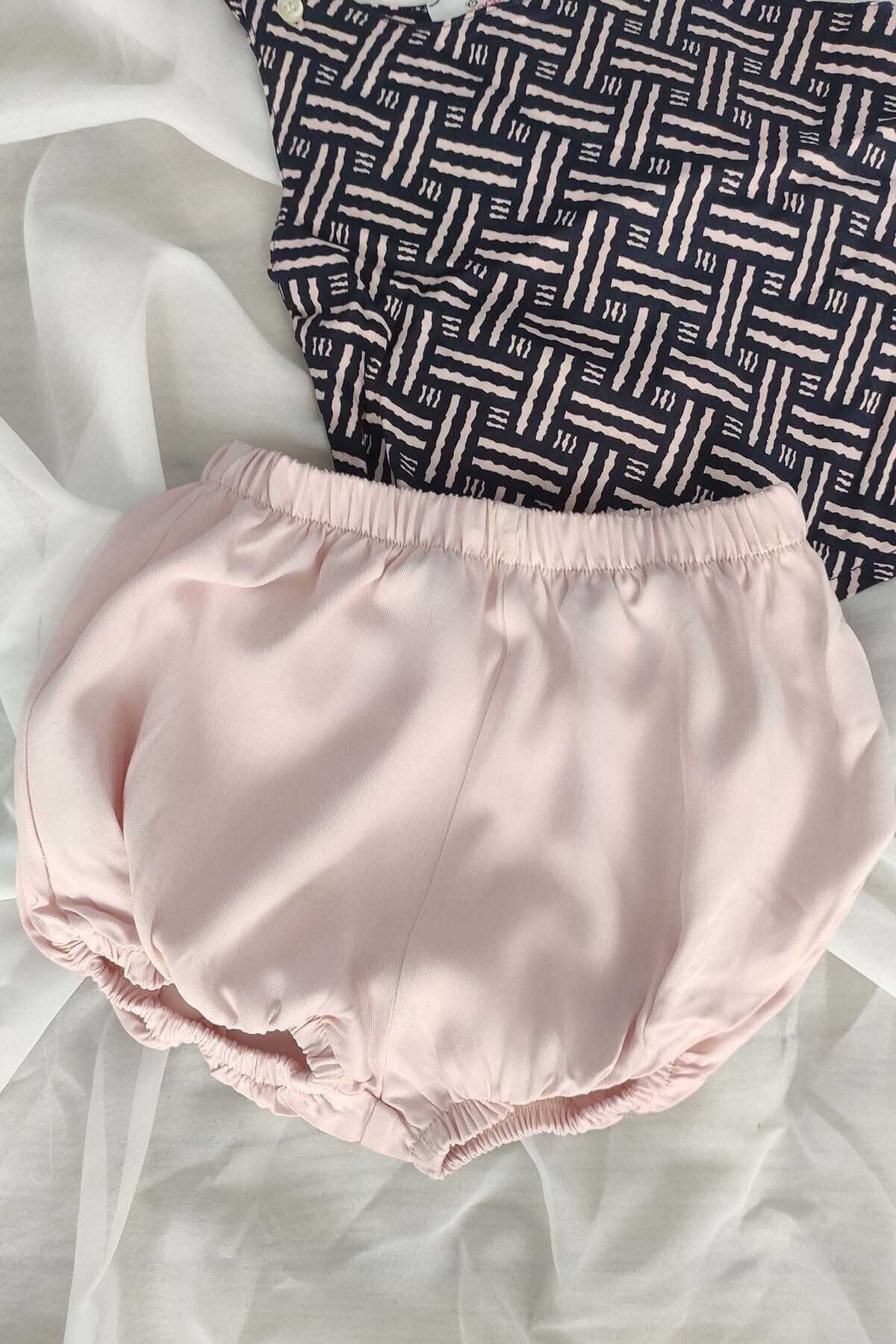 Zweiteiliges Baby-Mädchen-Set mit Shorts