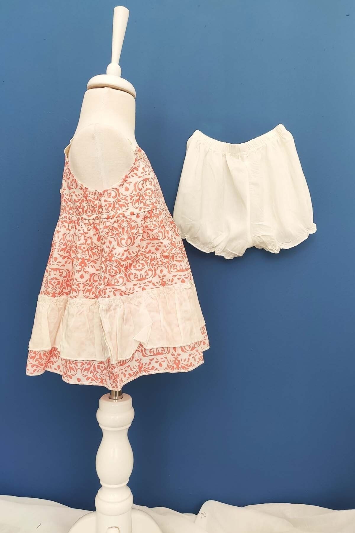 Zweiteiliges Baby-Mädchen-Set – Rüschenkleid und Shorts