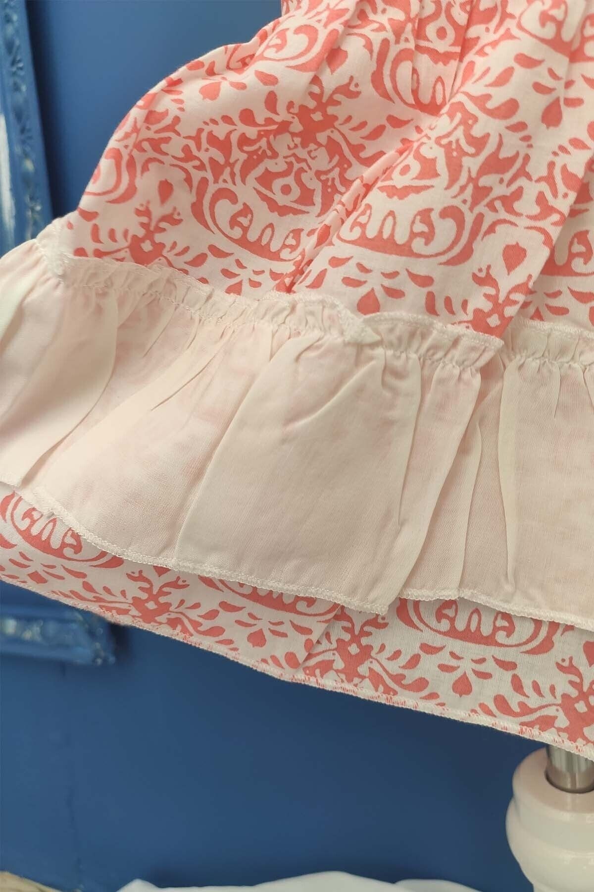 Zweiteiliges Baby-Mädchen-Set – Rüschenkleid und Shorts