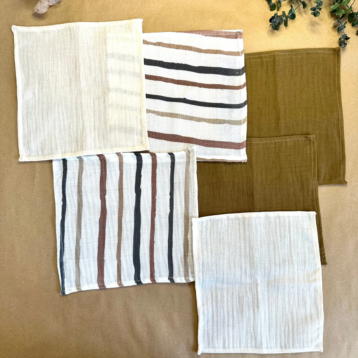 6'lı Desenli Organik Müslin Bebek Ağız Mendili %100 Pamuk, Ter Bezi, Omuz Bezi  (22x23 cm)