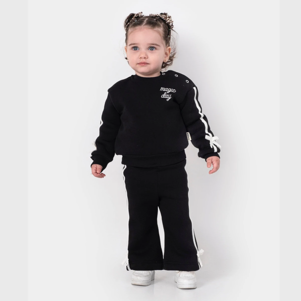 Kurdele Detaylı Siyah 3 İplik Kışlık Kız Bebek Takım