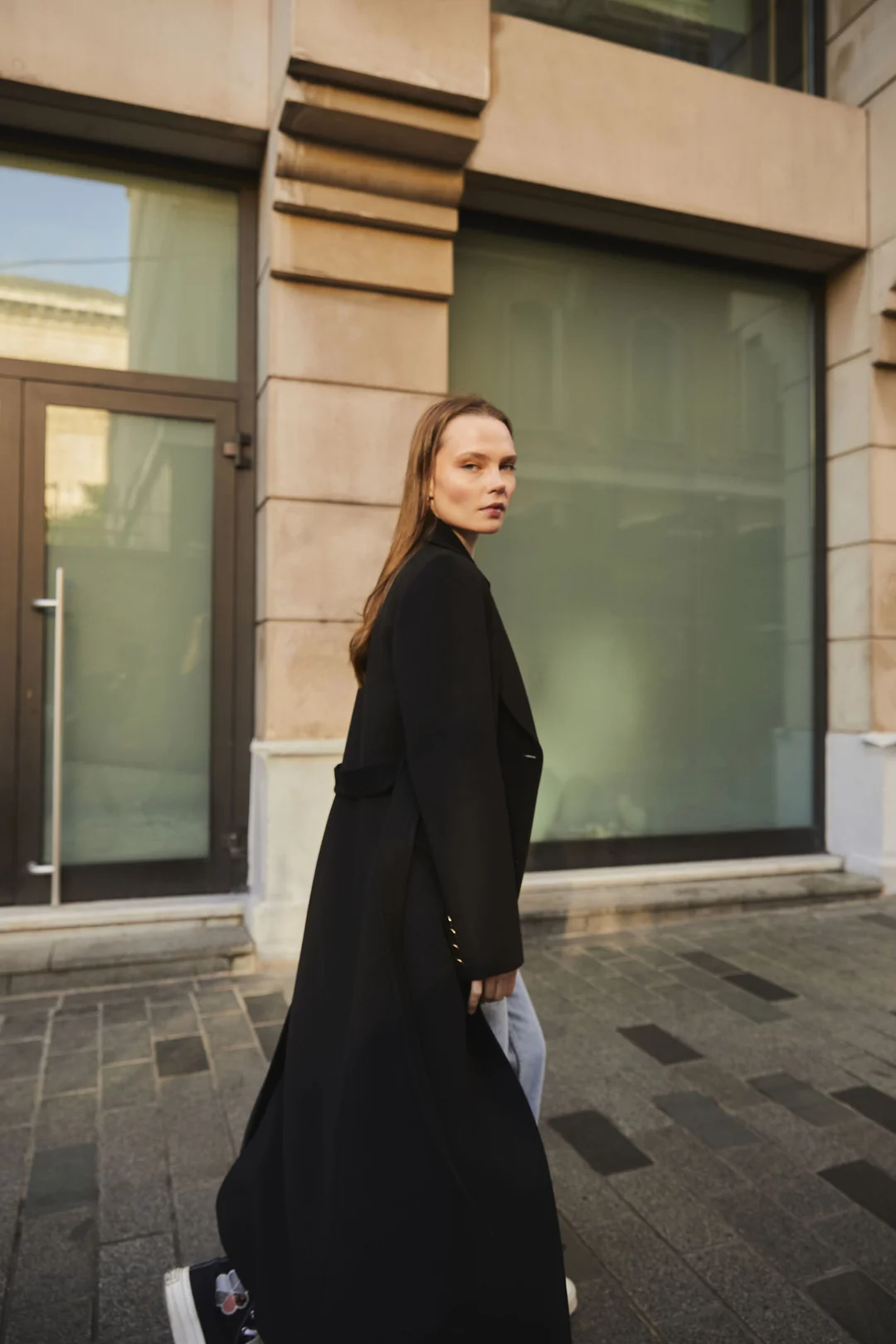 Gold Detaylı Kruvaze Kaban Siyah