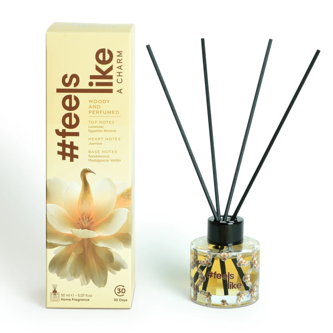 #feelslike a Charm | Sandal Ağacı ve Madagaskar Vanilyalı  Oda Kokusu - 50 ML