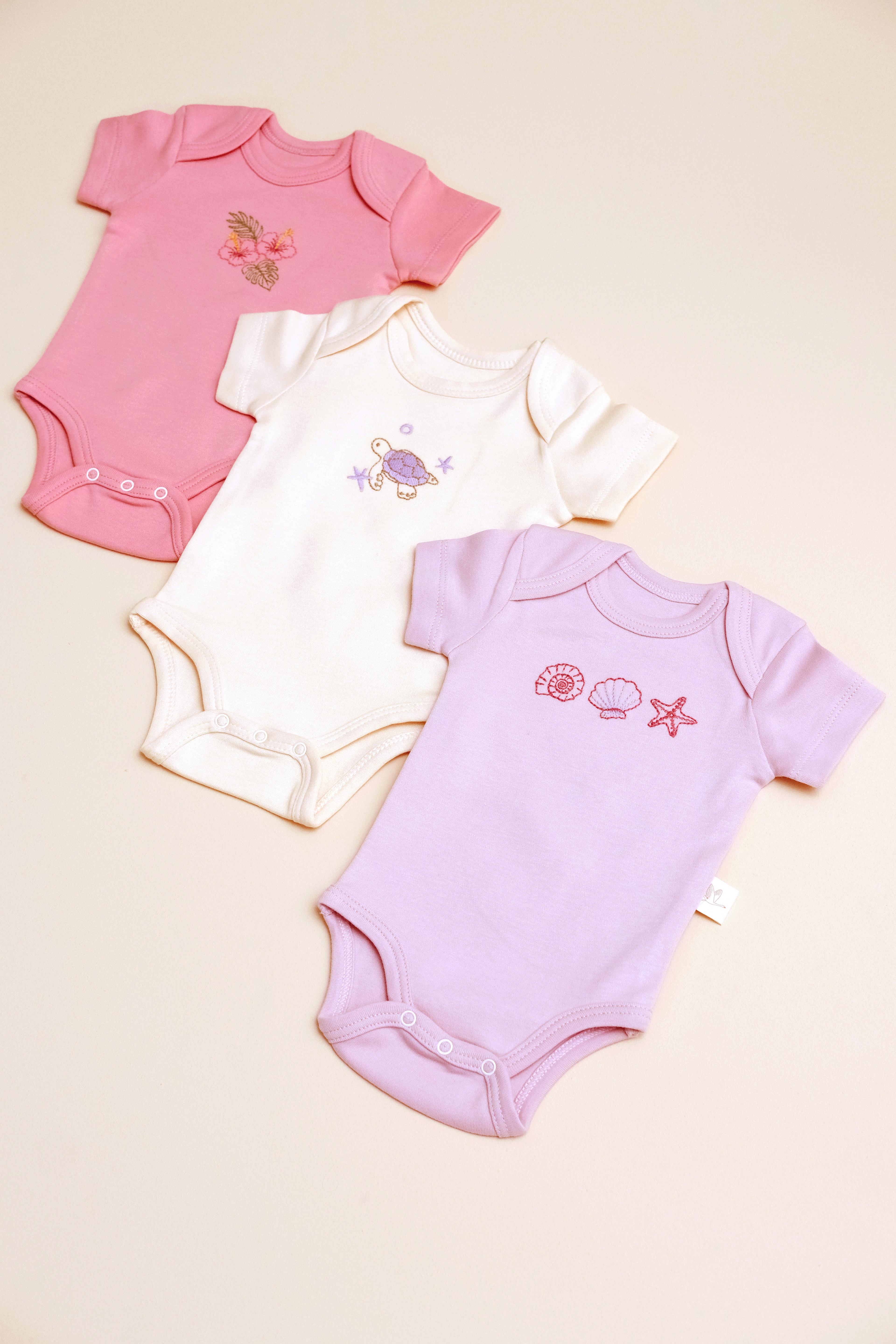 Nakışlı Kız Bebek Kısa Kollu Çıtçıtlı Body 3'lü