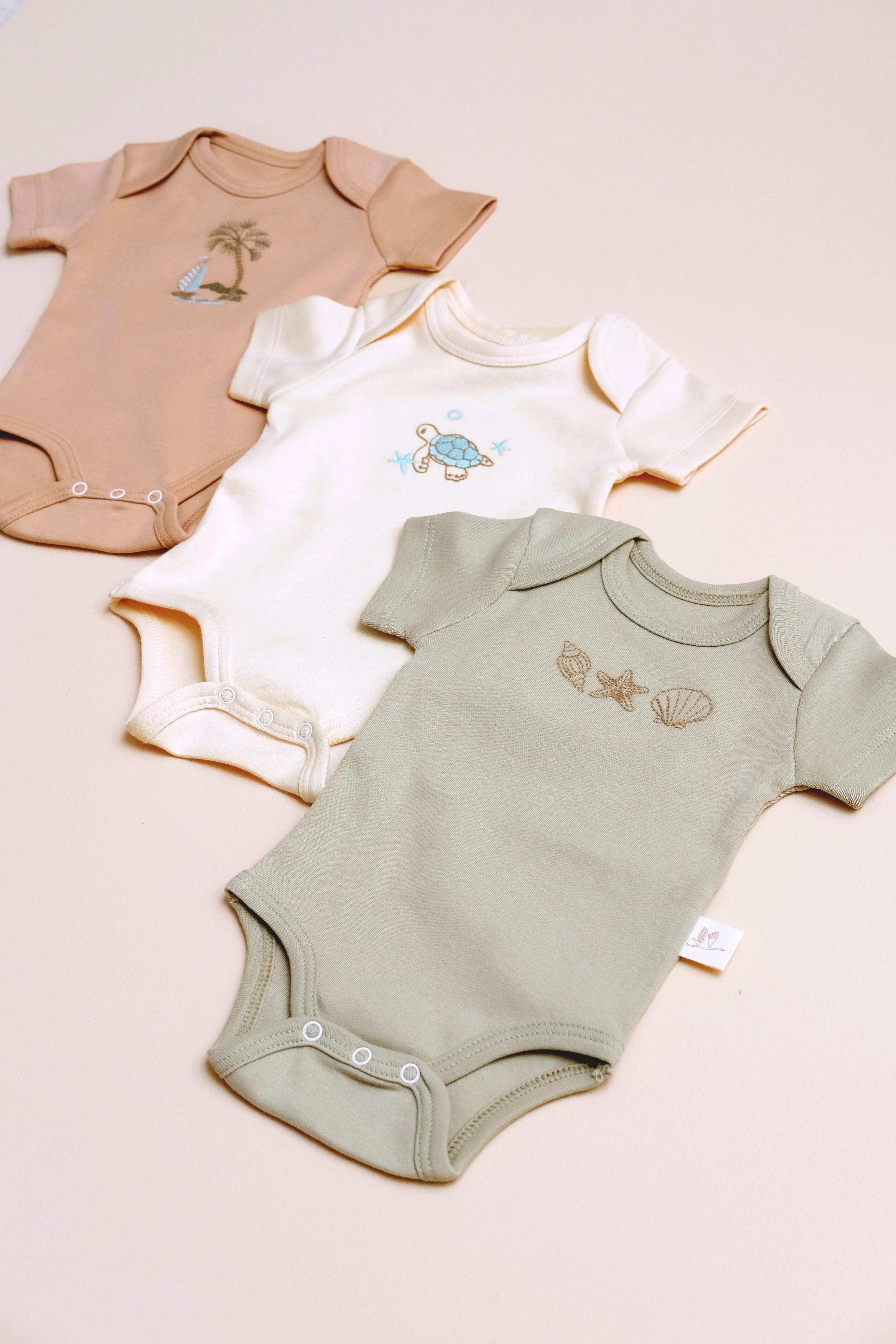 Nakışlı Erkek Bebek Kısa Kollu Çıtçıtlı Body 3'lü