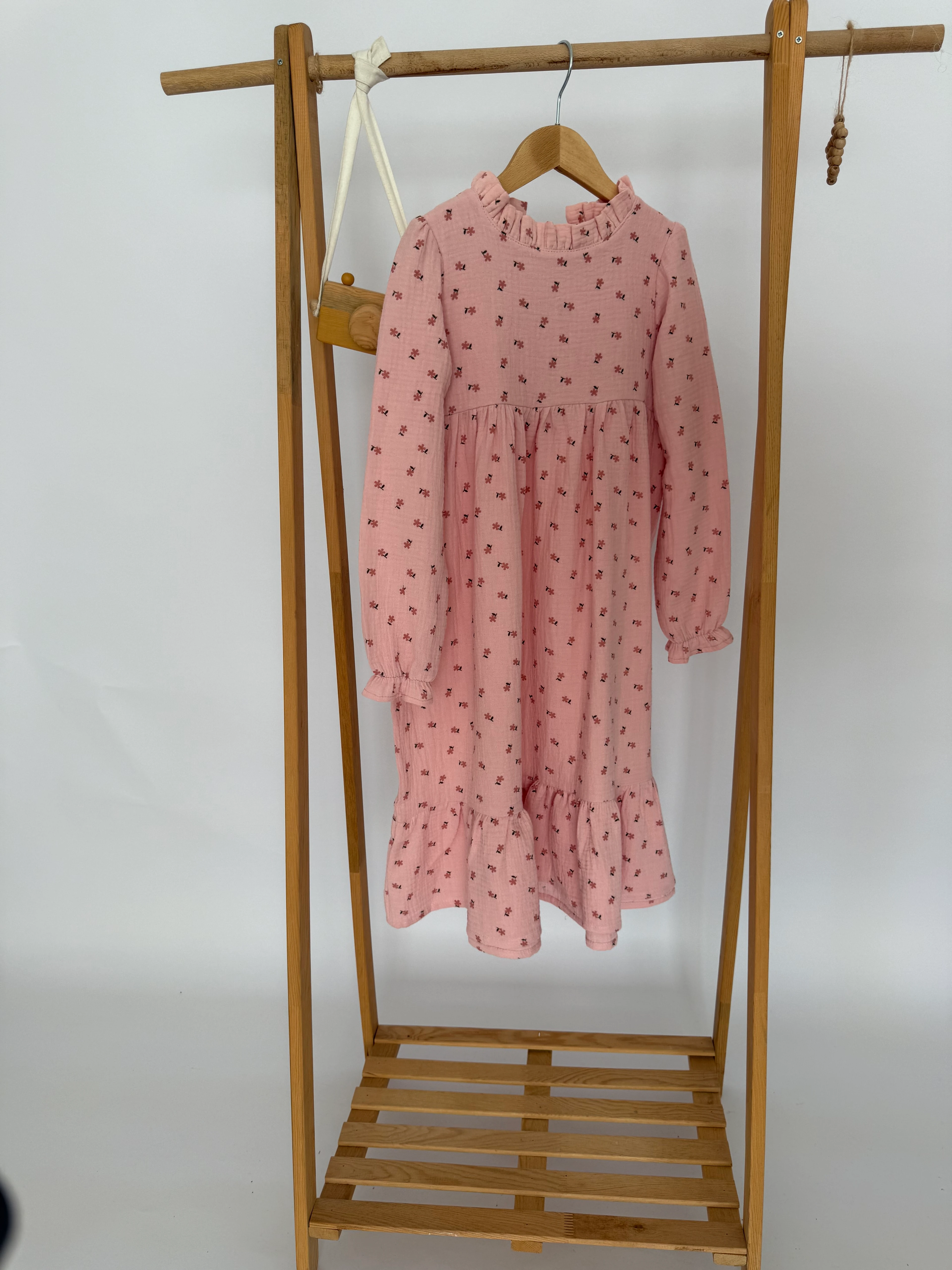 PEMBE ÇİÇEKLİ MÜSLİN ELBİSE