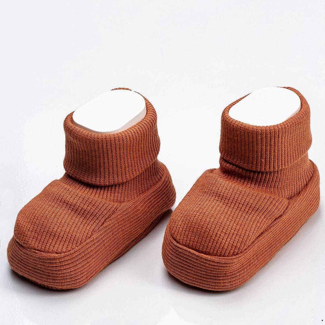 Minikut Bebek Patiği – Yumuşak ve Doğal Adımlar 🧦 - Tarçın