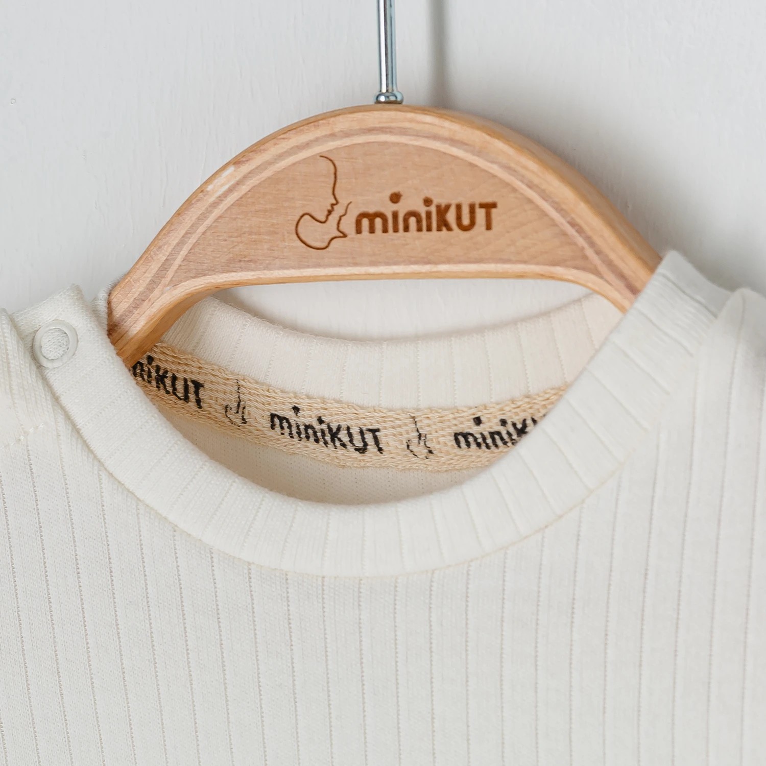 Minikut Şort Tişört Takımı – Raporlu Interlok %100 Pamuk – OEKO-TEX Sertifikalı – 6-24 Ay