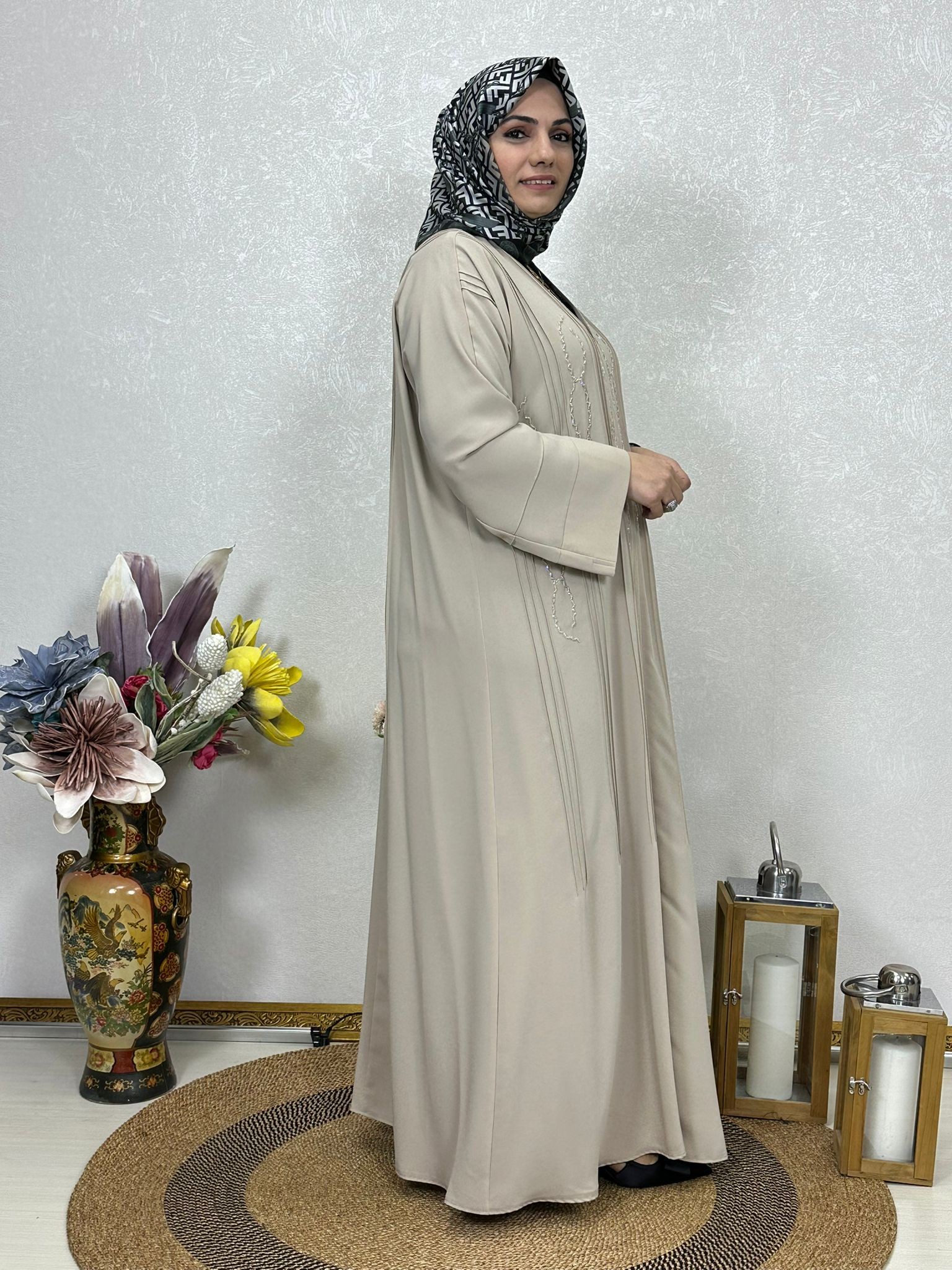 Bej İşlemeli Abaya