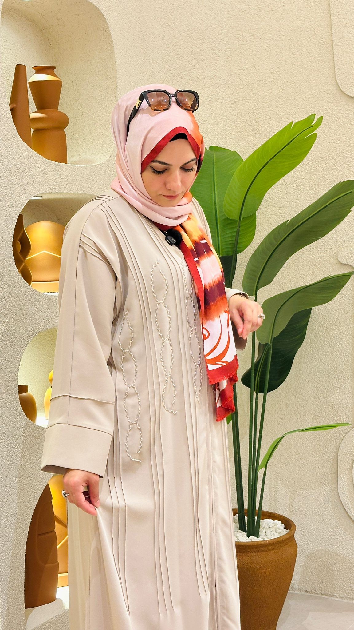 Bej İşlemeli Abaya