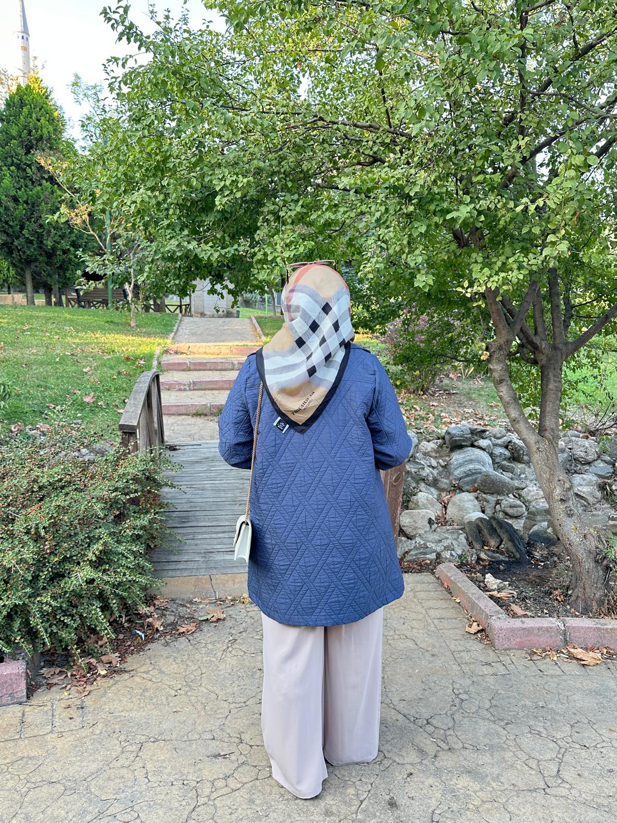 Broşlu Kapitone Kap