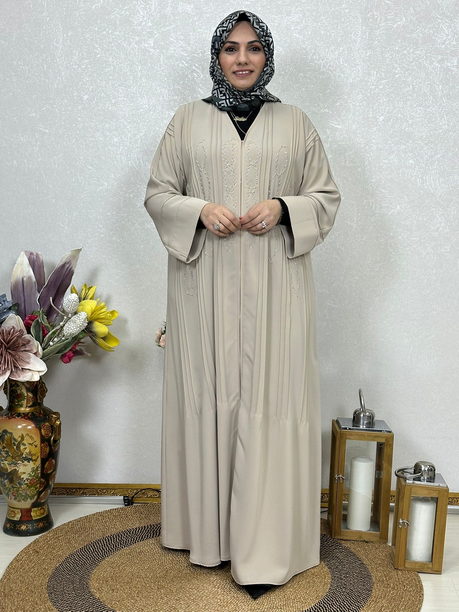 Bej İşlemeli Abaya
