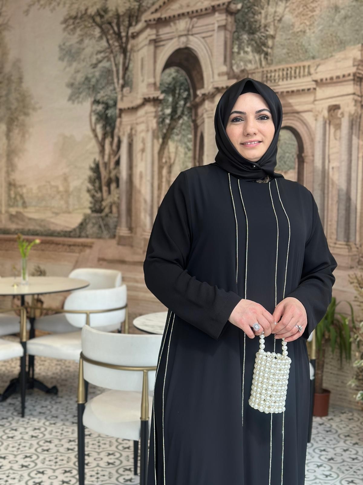 Şerit Taşlı Abaya