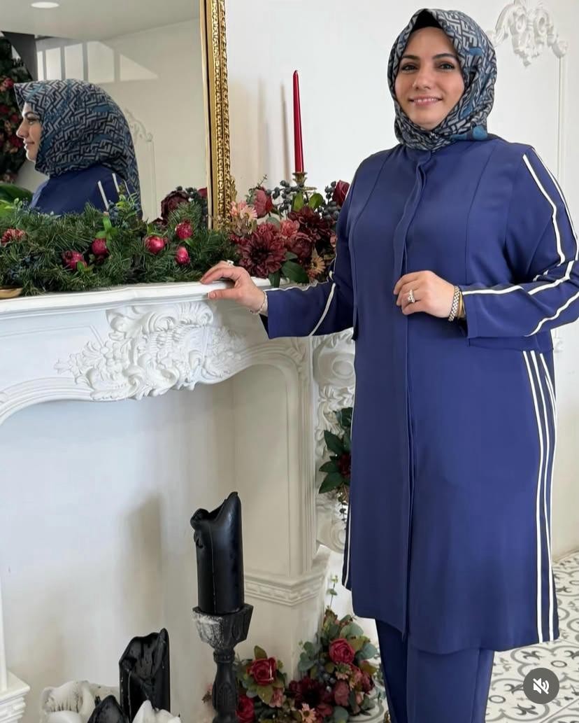 Şeritli Pantolonlu Takım