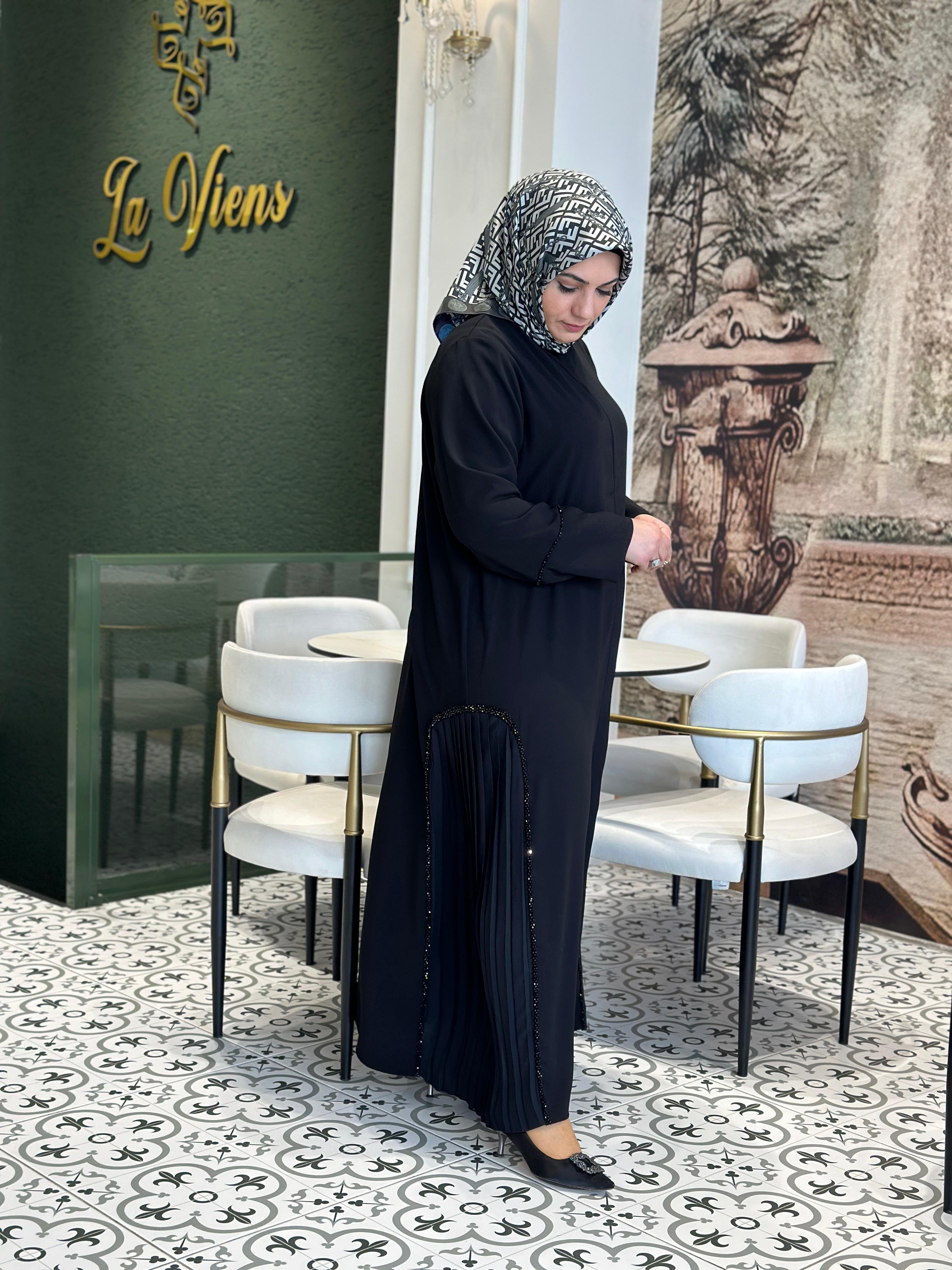 Yandan Pilise Detaylı Abaya