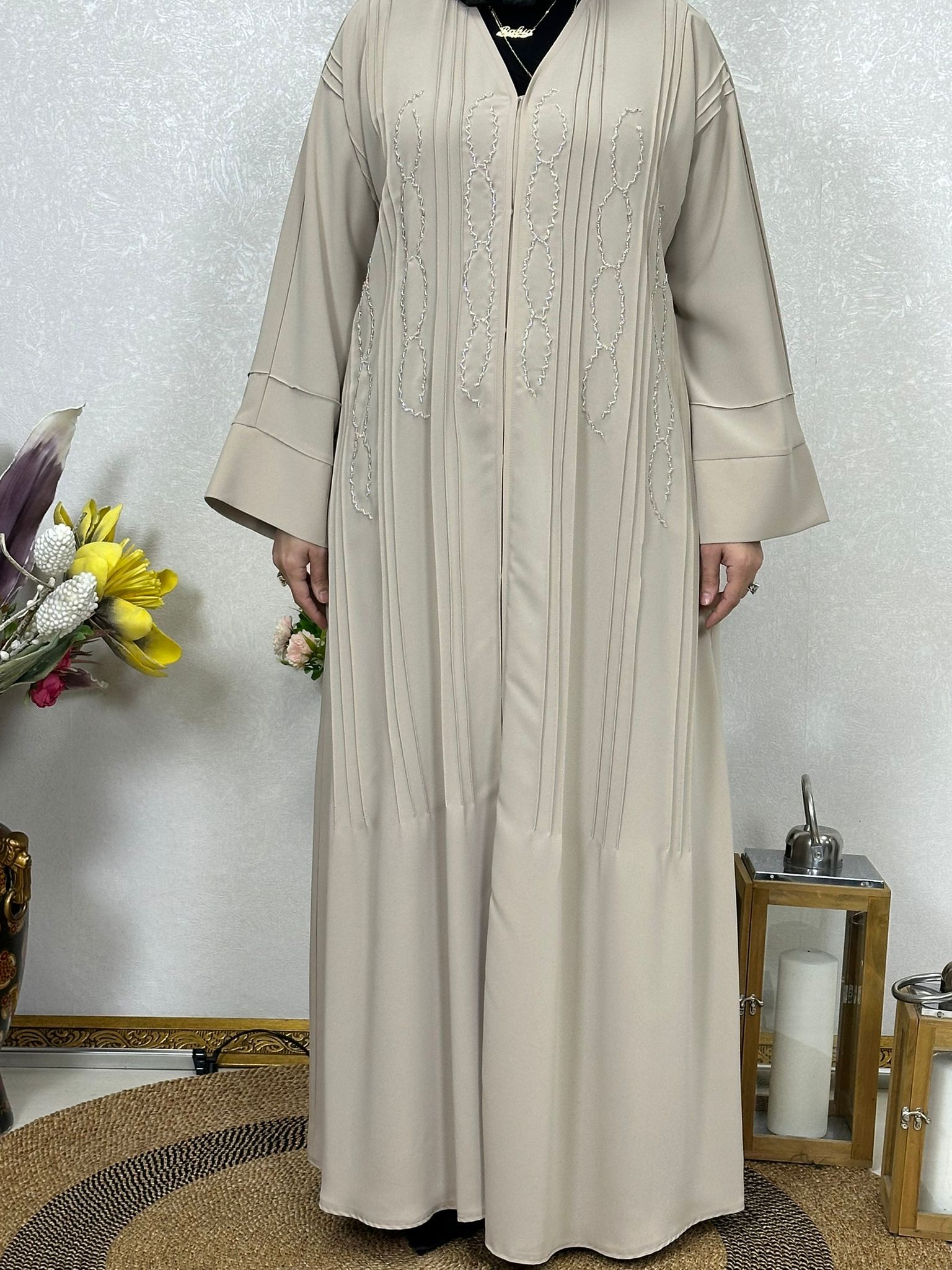 Bej İşlemeli Abaya