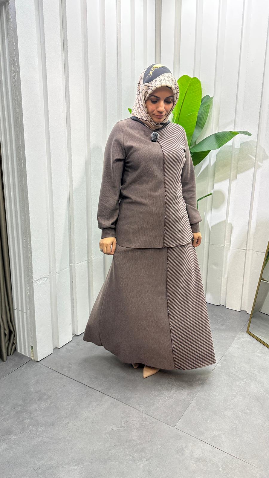 Çizgili Etekli Takım