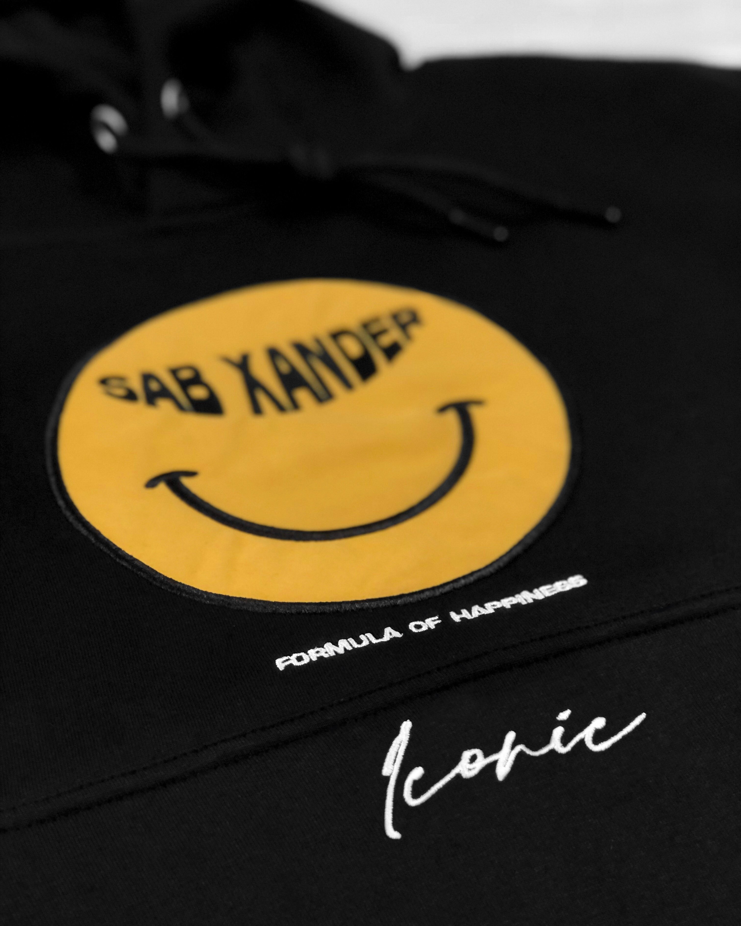 ICONIC FACE - BLACK OVERSIZE HOODIE