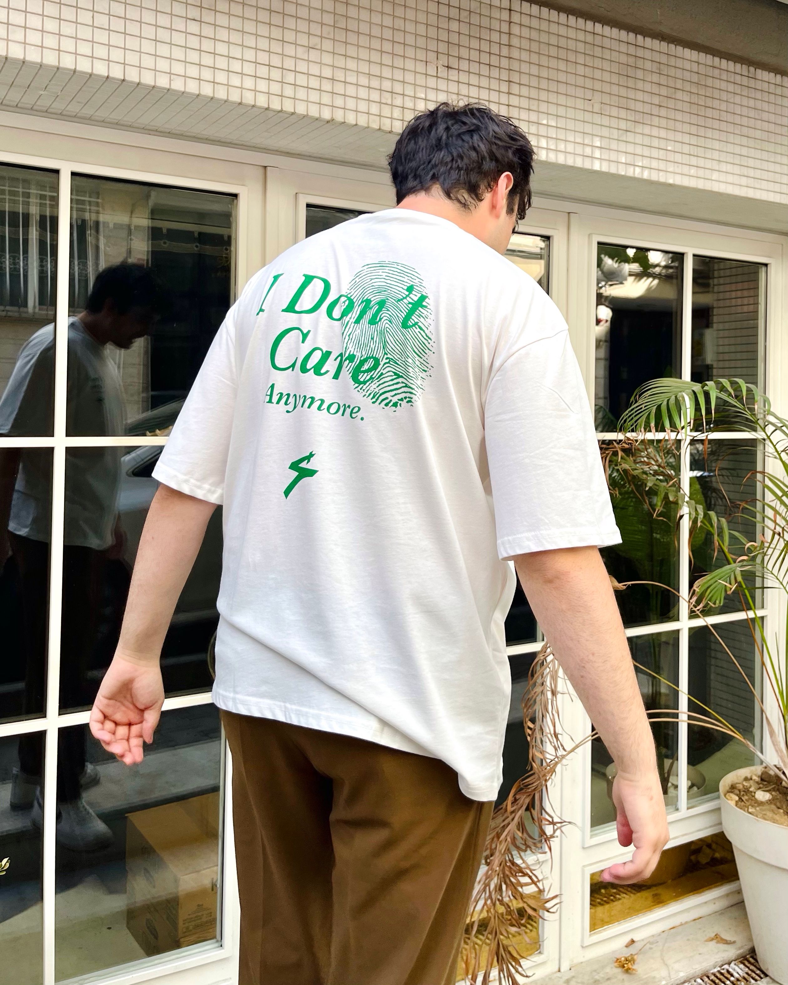 I DON'T CARE ECRU OVERSIZE T-SHIRT