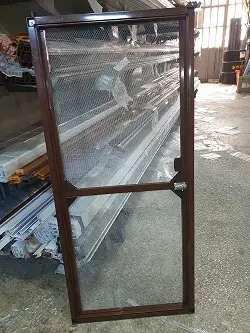 Yırtılmaz metal levha telli kedi sinekliği güvenlik sistemi.