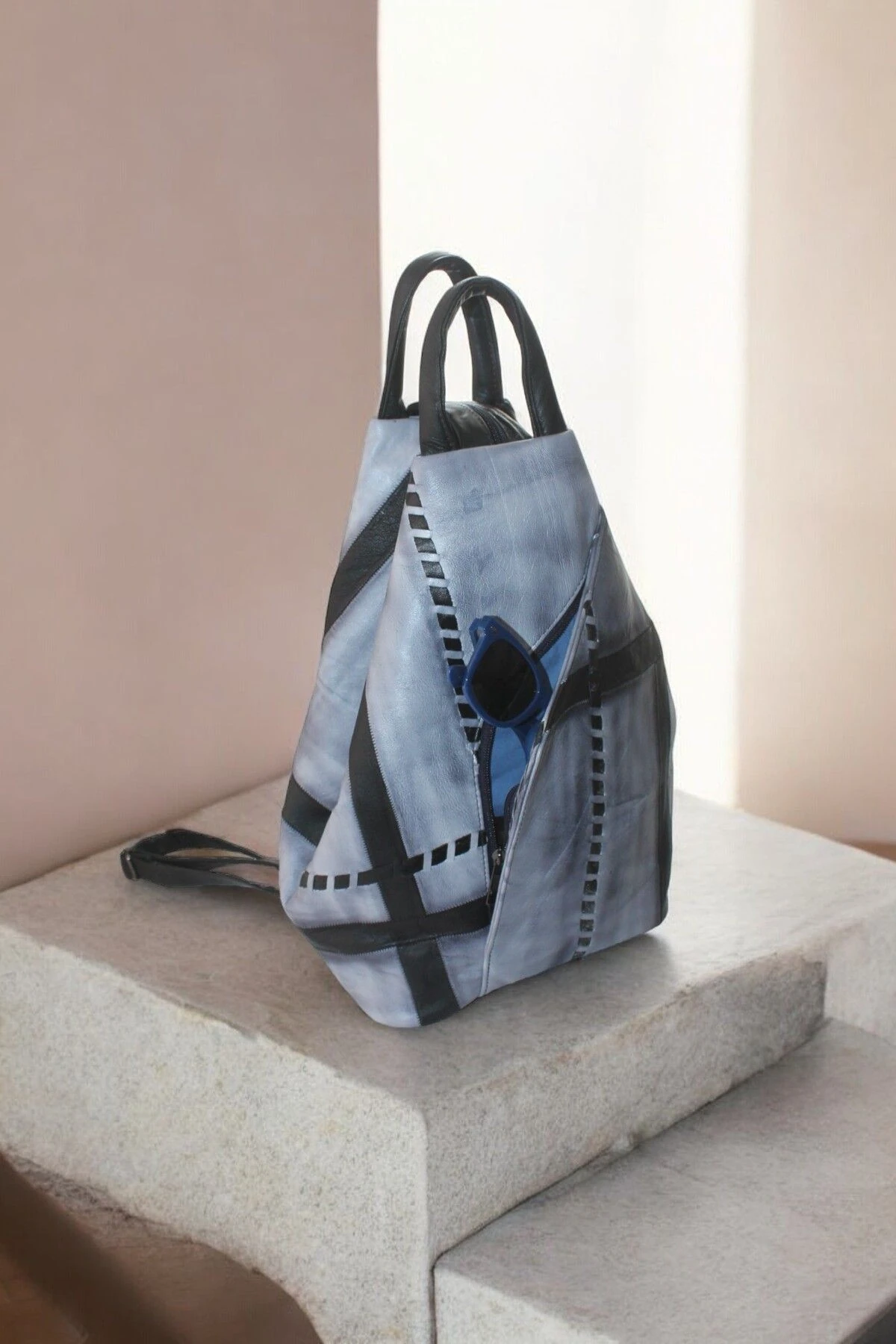 Hakiki Deri Kadın Omuz Ve Sırt Çantası Vazo Model Batik Desen Gri Siyah Renk