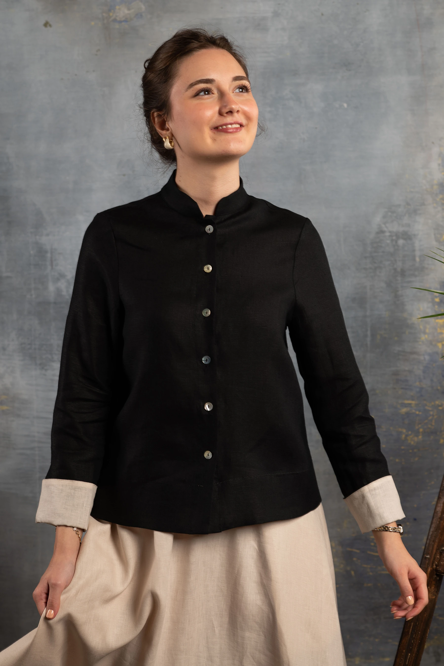 Müstesna - Hakim Yaka Siyah Keten Ceket