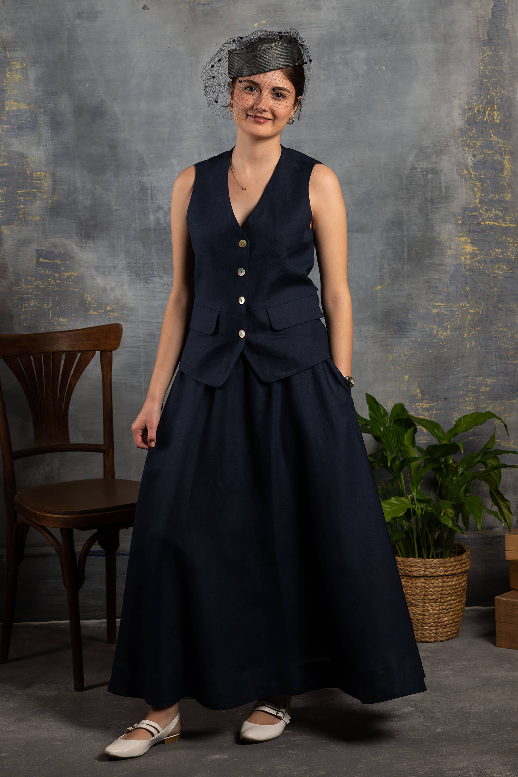 Lacivert Keten Yelek ve Lacivert Kloş Keten Etek Kombini