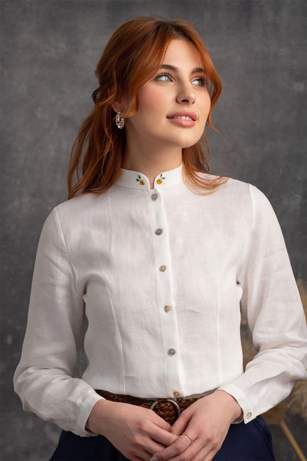 Itır - Hakim Yaka Beyaz Keten Gömlek