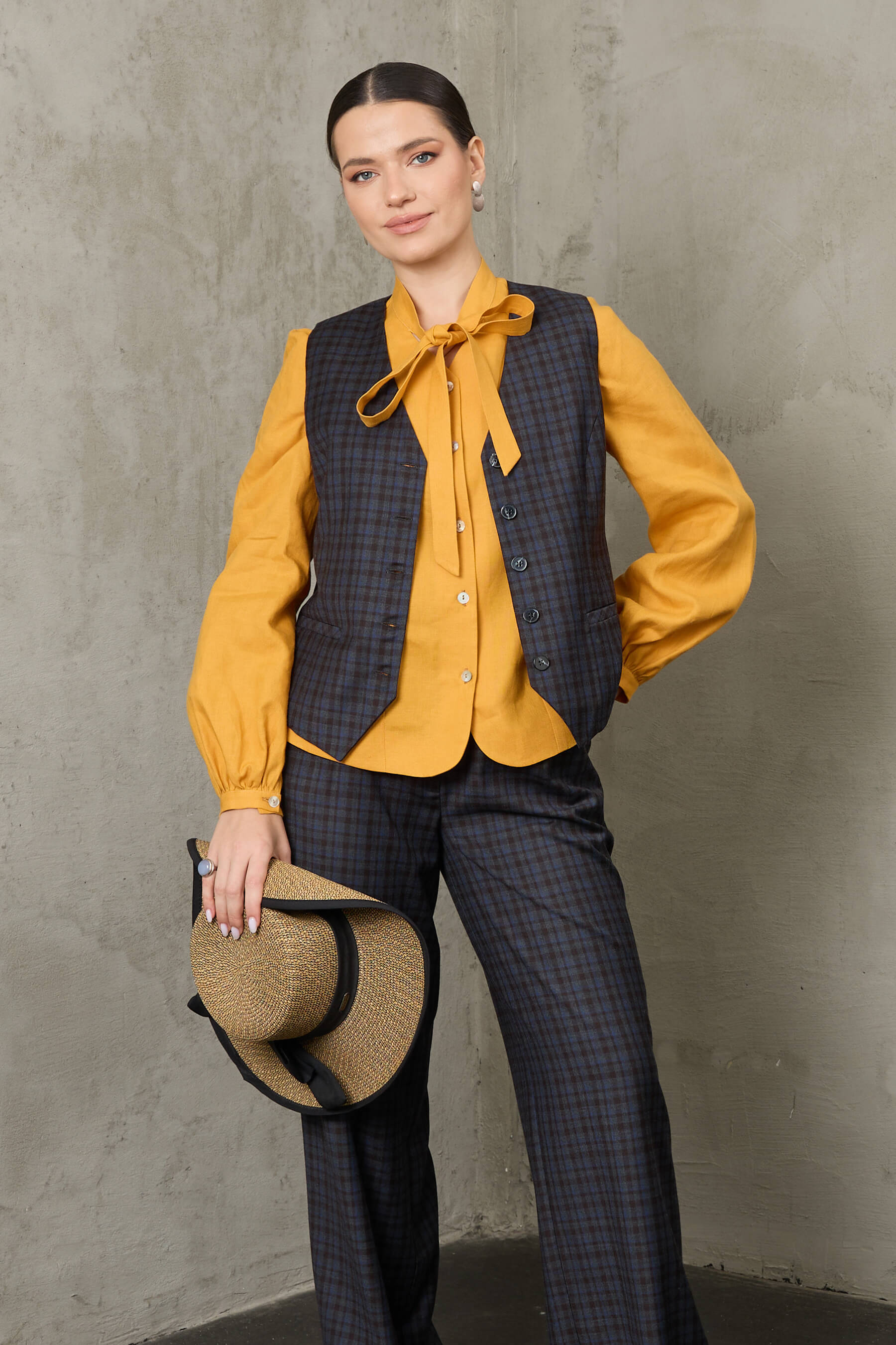 Alaca - Lacivert Ekoseli Yün Yelek