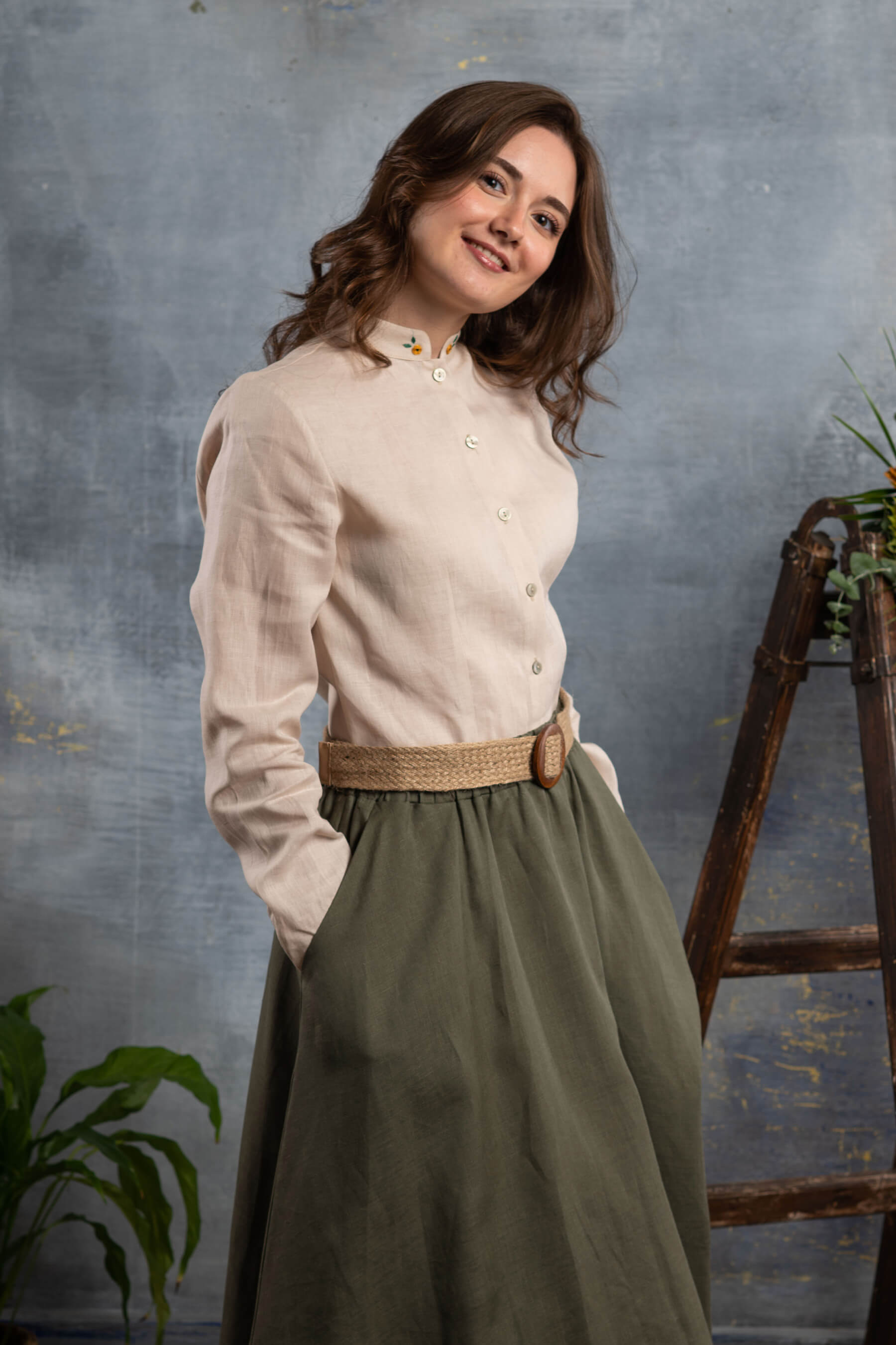 Itır - Hakim Yaka Taş Rengi Keten Gömlek