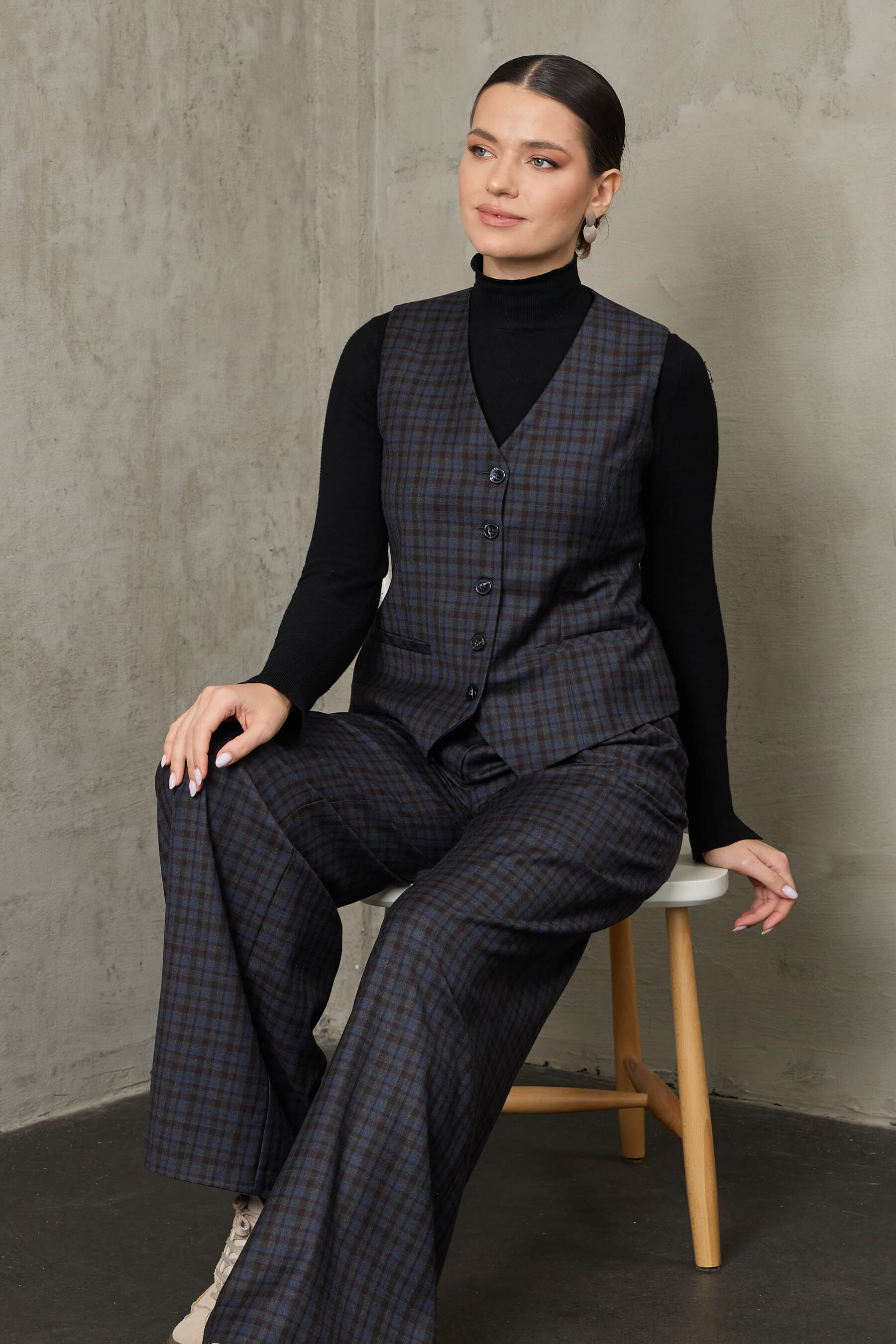 Alaca - Lacivert Ekoseli Yün Yelek