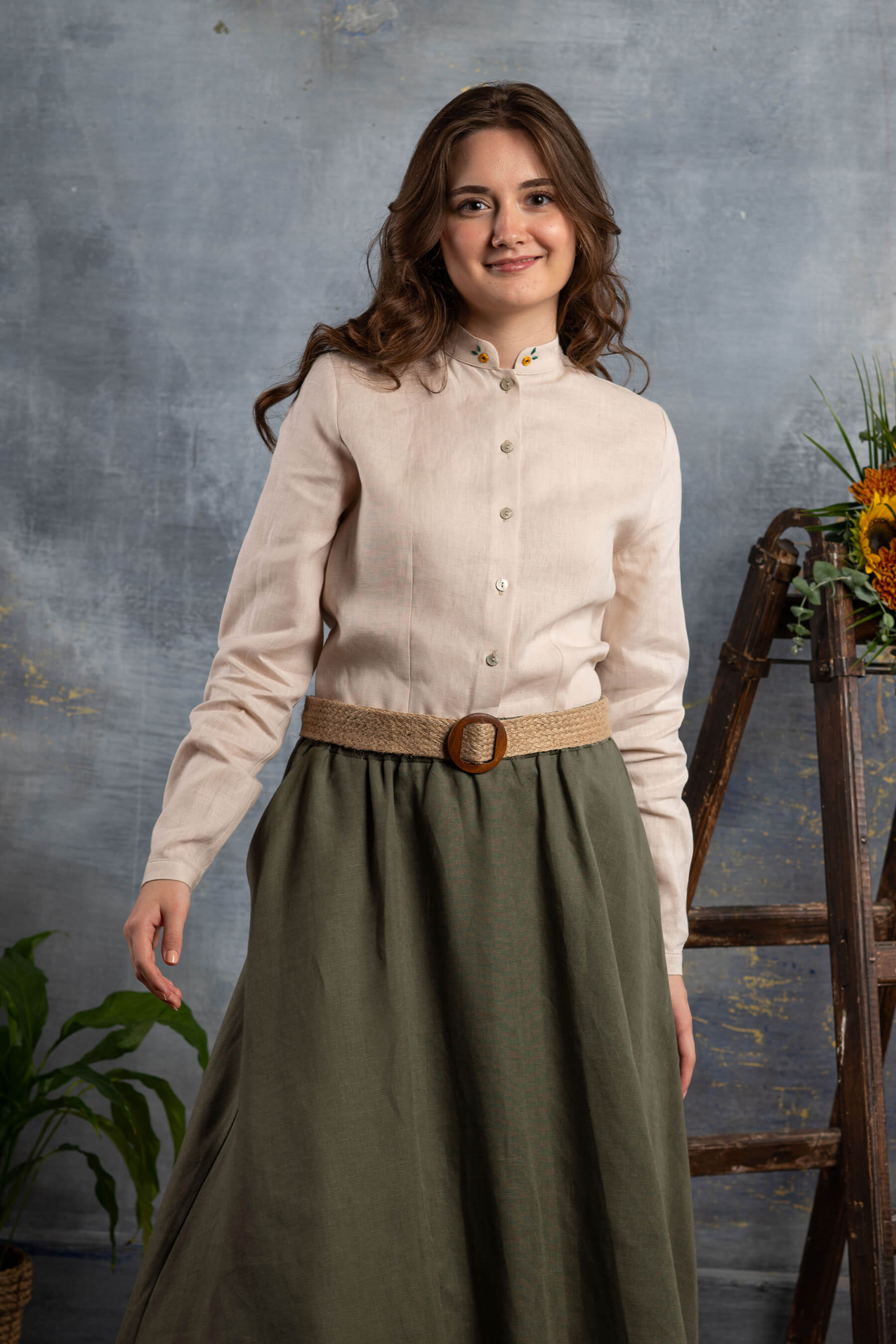 Itır - Hakim Yaka Taş Rengi Keten Gömlek