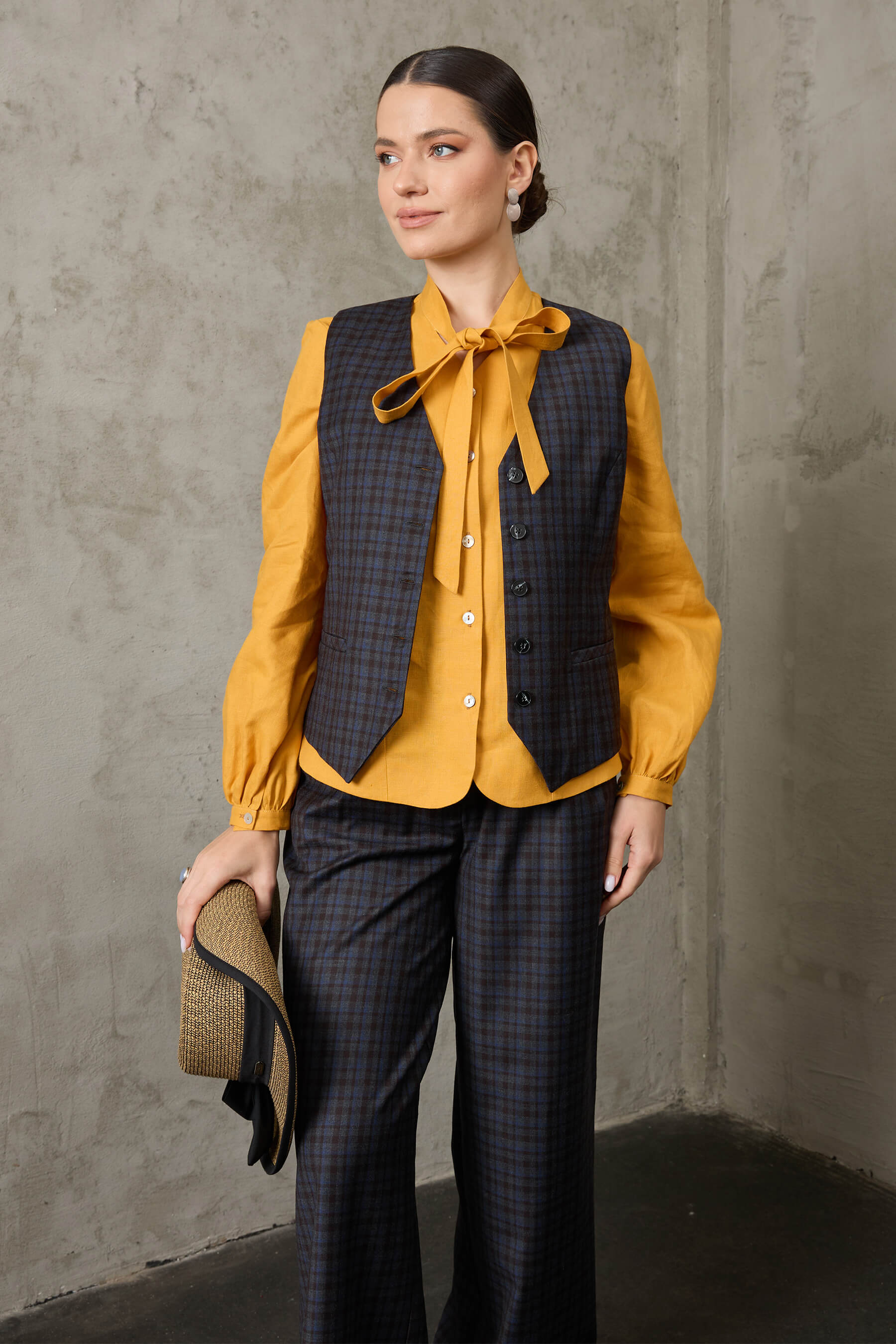 Alaca - Lacivert Ekoseli Yün Yelek