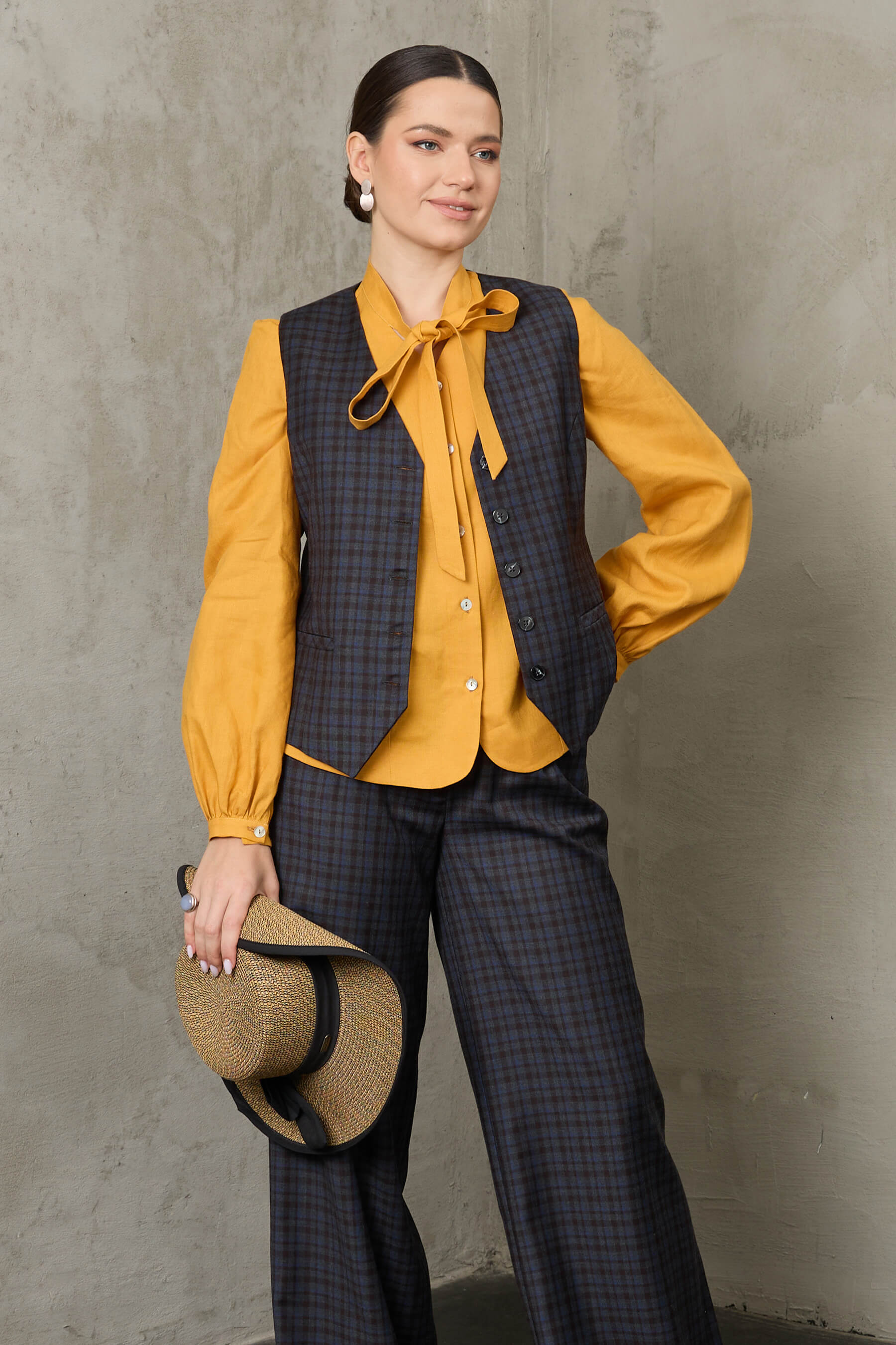 Alaca - Lacivert Ekoseli Yün Yelek