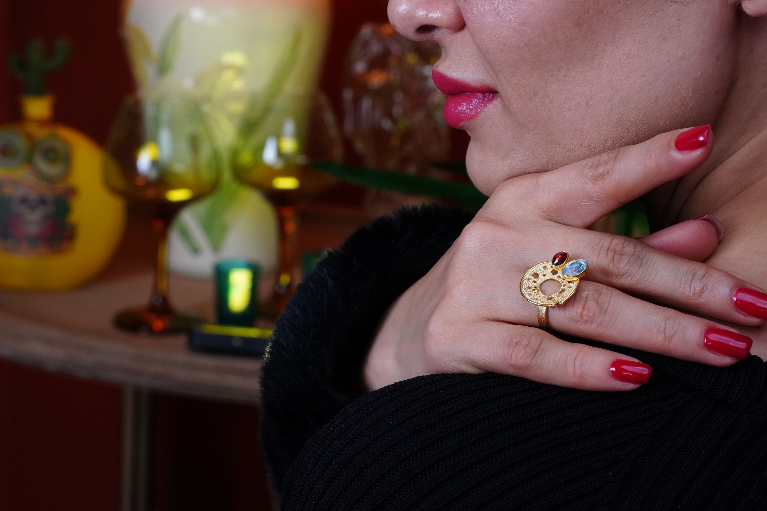 “Solar Bloom” – Blue Topaz & Garnet Taşlı 18K Altın Kaplama Yüzük 0 image