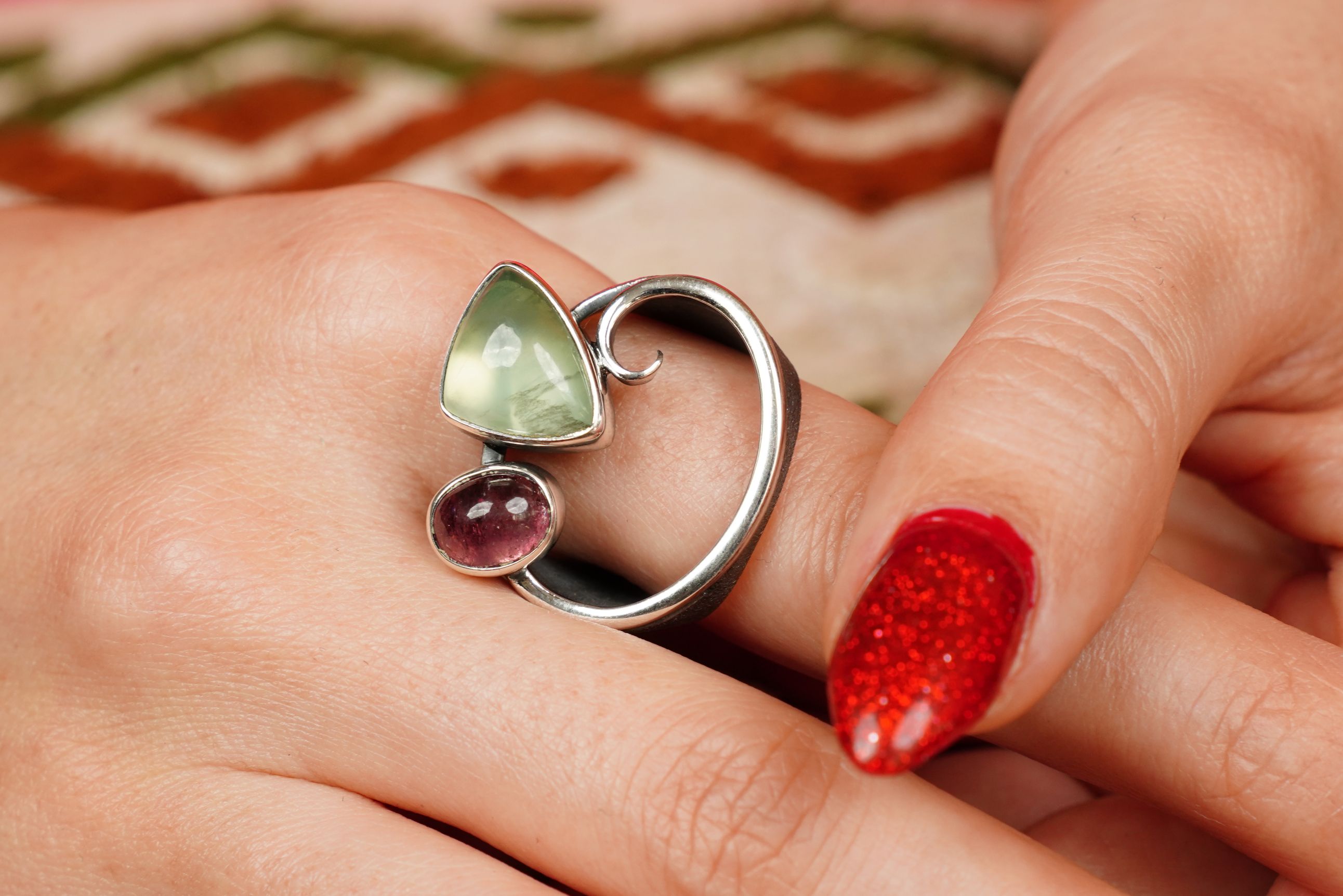 “Heart of Earth” – Prehnite & Tourmaline Taşlı El Yapımı Yüzük 0 image